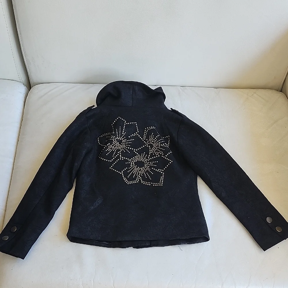 Mia Joy elegant black